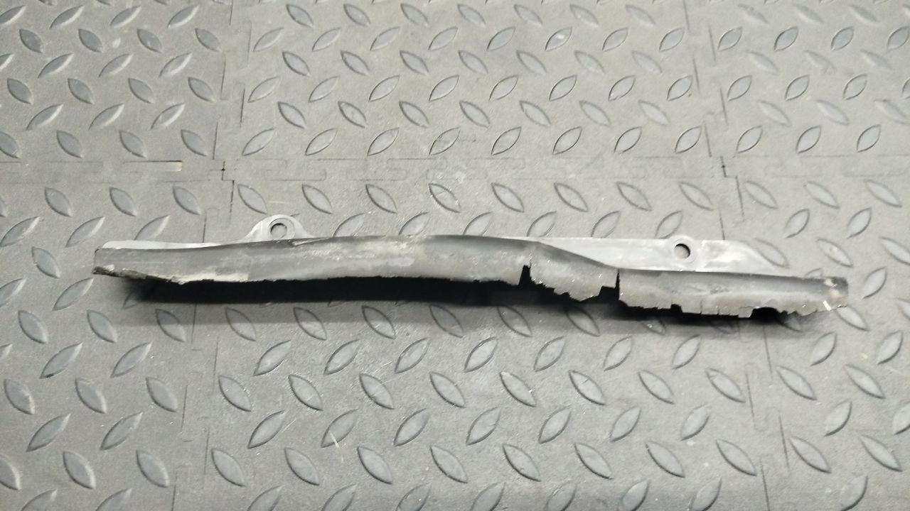 Уплотнитель капота Mercedes C/W202 1993-2001