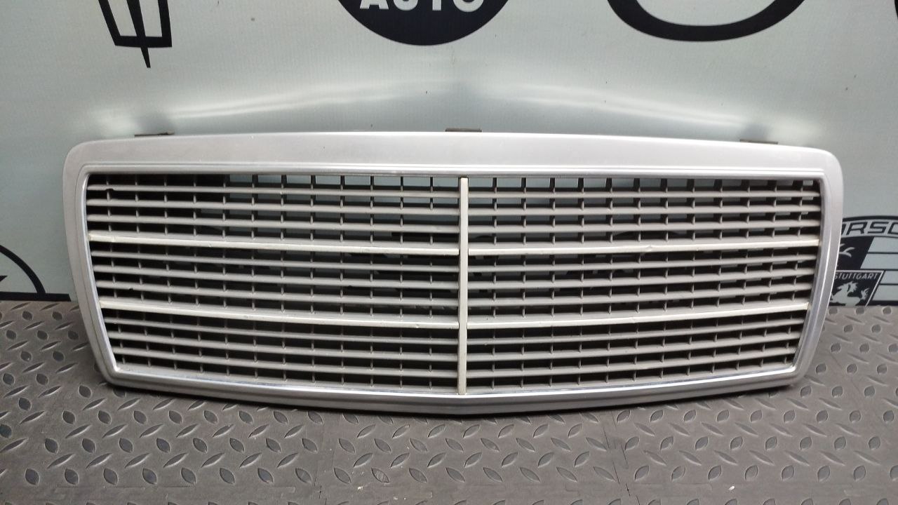 Решетка радиатора Mercedes C/W202 1993-2001