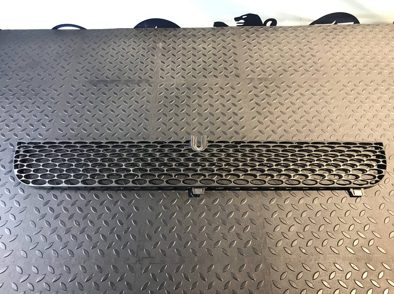 Решетка радиатора Ford Transit 2000-2006