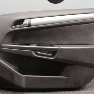 Обшивка двери передняя правая Opel Astra/H 2004-2014