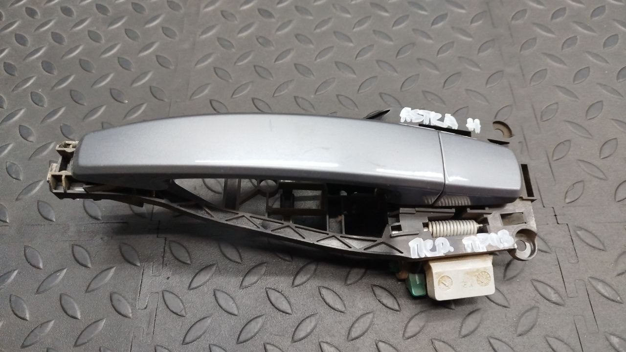 Ручка двери передняя правая Opel Astra/H 2004-2014