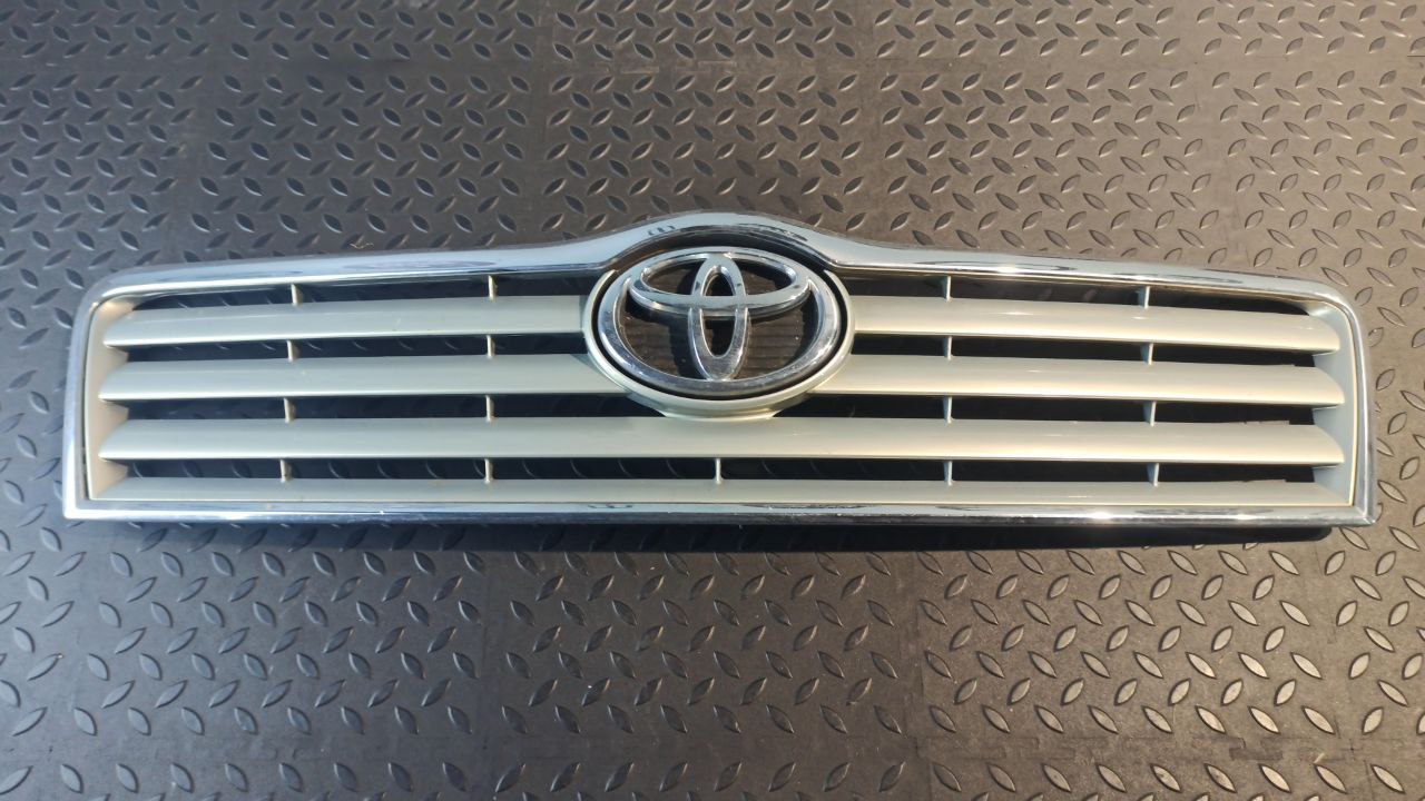 Решетка радиатора Toyota Avensis/2 2003-2009