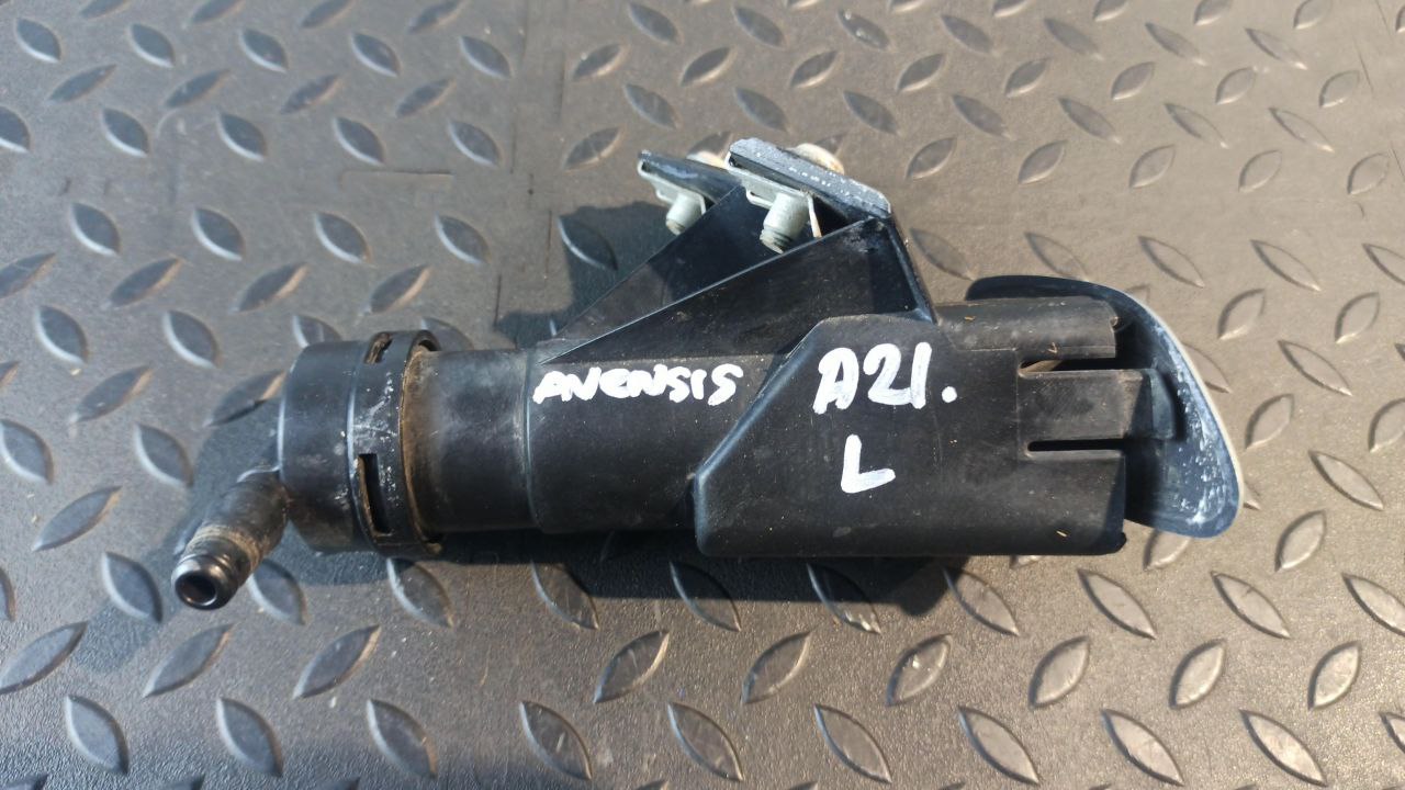 Форсунка омывателя фары левая Toyota Avensis/2 2003-2009