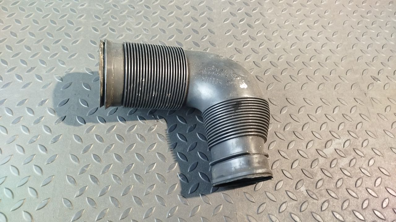 Патрубок воздушного фильтра Mercedes C/W203 2000-2008