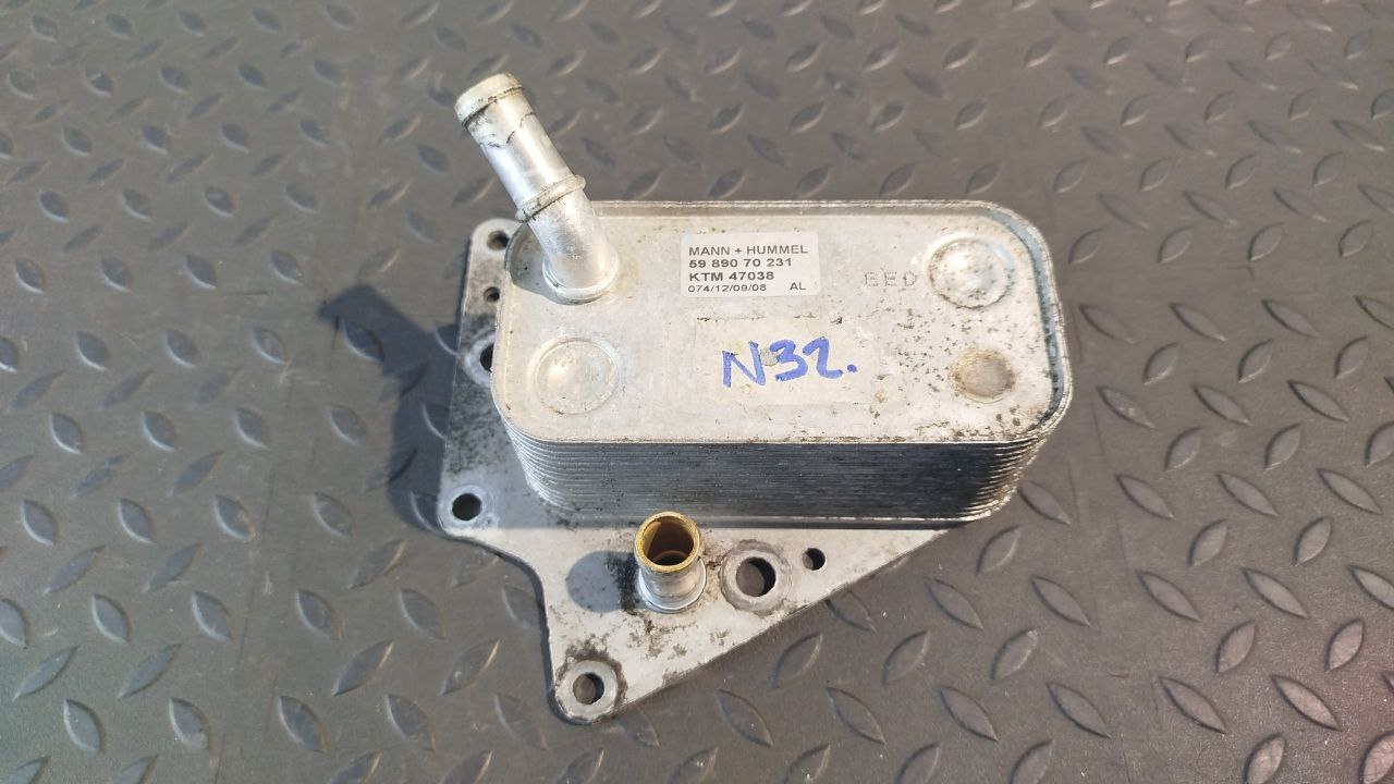 Радиатор масляный (Теплообменник) Opel Zafira/B 2005-2014