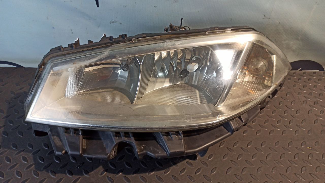 Фара левая Renault Megane/2 2002-2009