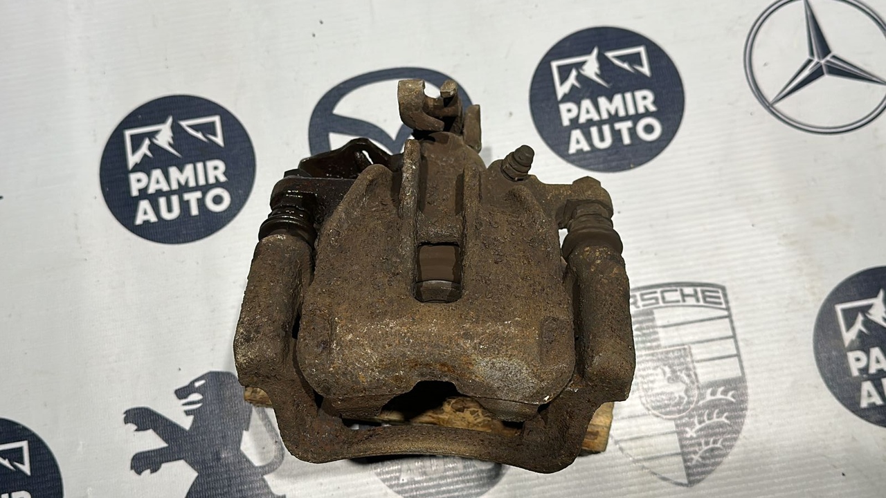 Суппорт задний левый Opel Vivaro/A 2001-2014