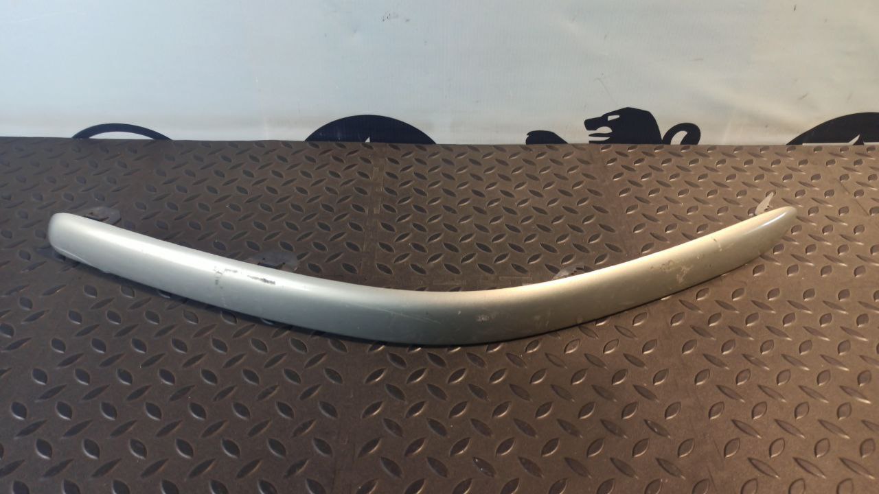 Накладка бампера левая Toyota Avensis/2 2003-2009