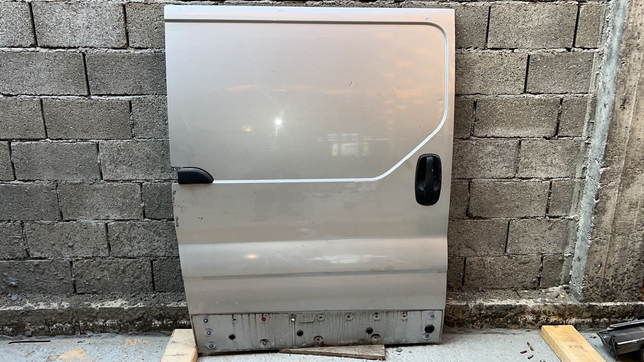 Дверь сдвижная правая Opel Vivaro/A 2001-2014