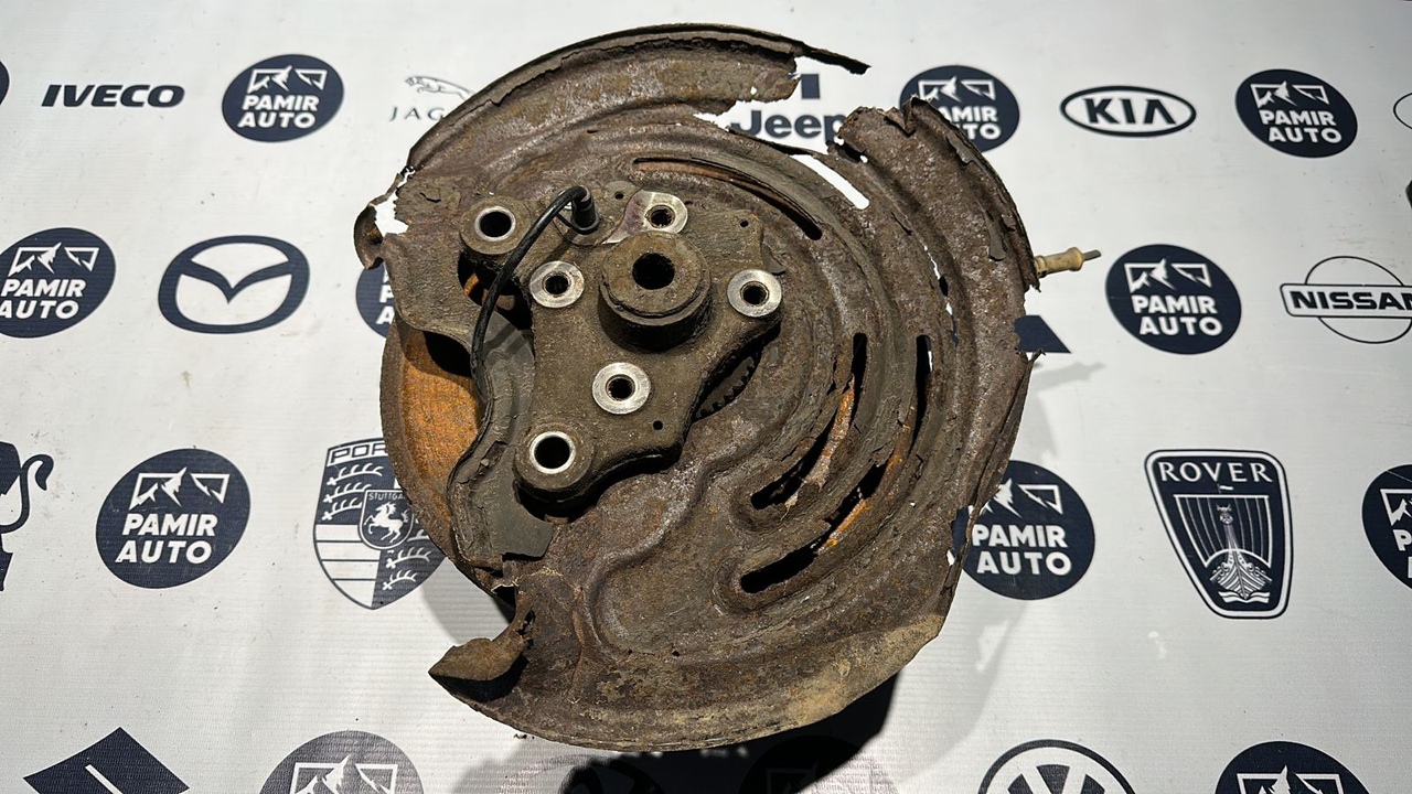 Кулак поворотный задний левый Opel Vivaro/A 2001-2014