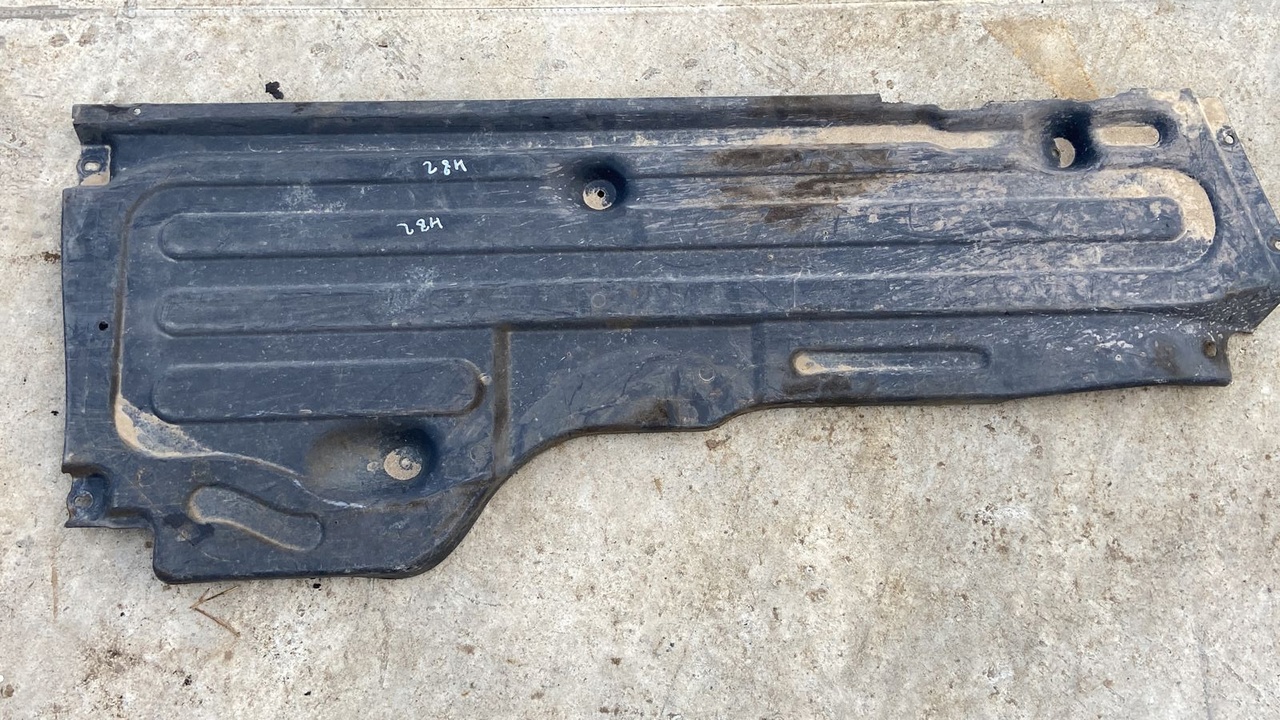 Защита антигравийная передняя правая Mercedes E/W211 2002-2009