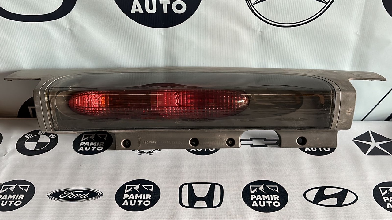 Фонарь задний левый Opel Vivaro/A 2001-2014