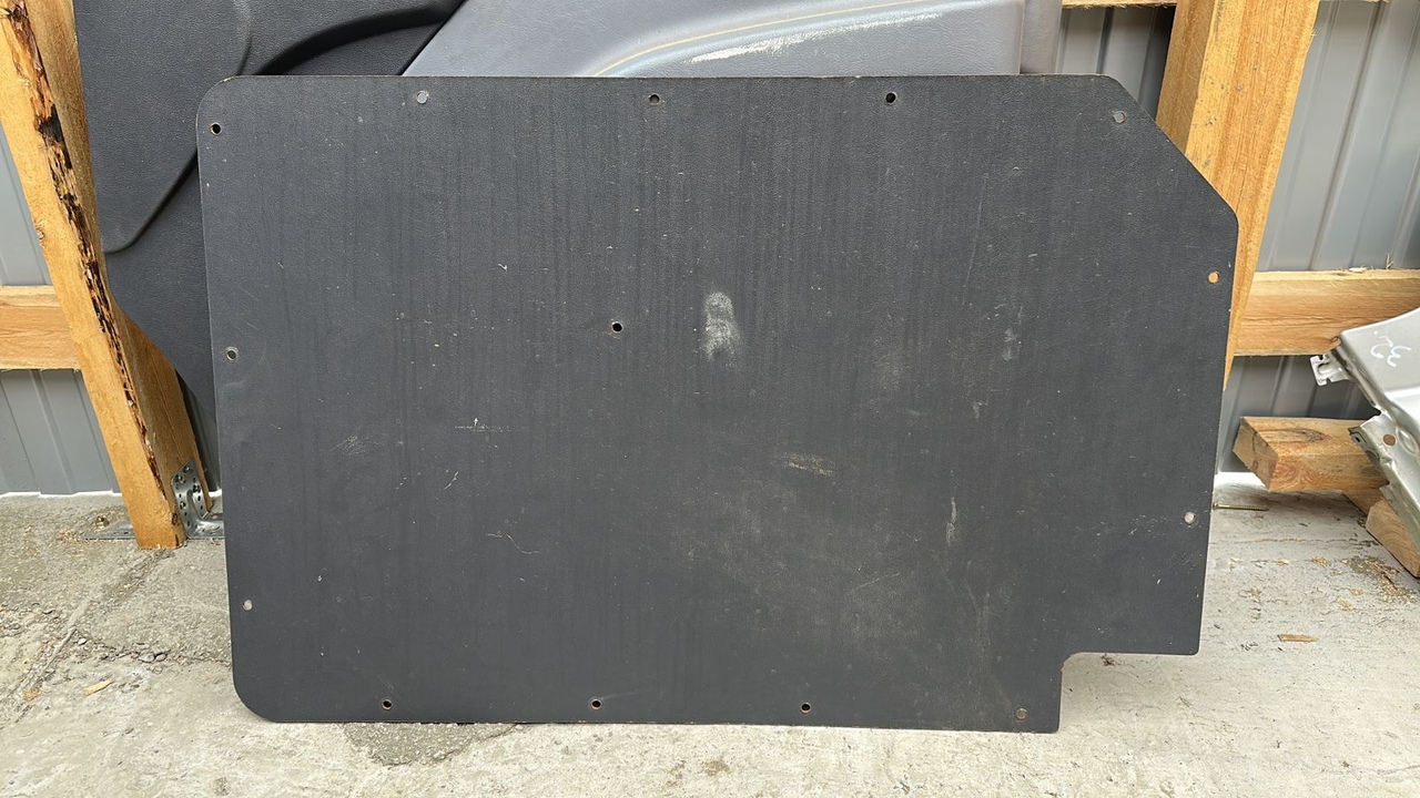 Обшивка двери сдвижной правая Mercedes Vito/W638 1996-2003