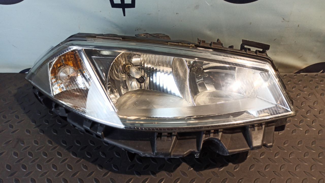 Фара правая Renault Megane/2 2002-2009