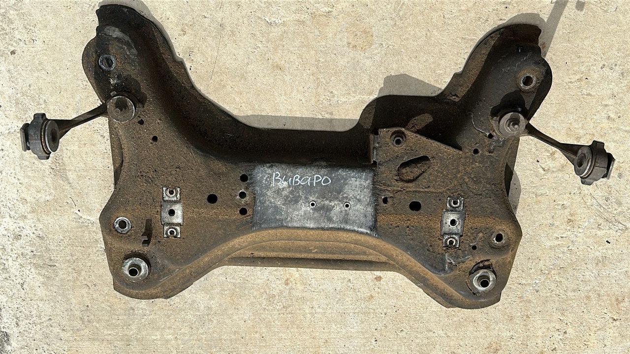 Балка передняя (Подрамник) Opel Vivaro/A 2001-2014