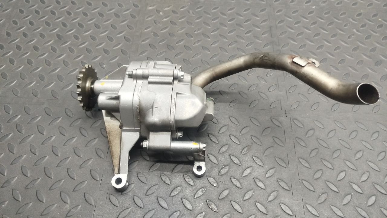 Насос масляный Mercedes C/W203 2000-2008