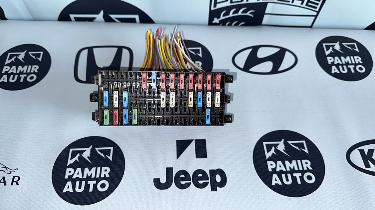 Блок предохранителей Opel Vivaro/A 2001-2014