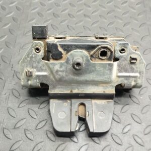 Замок двери багажника Opel Astra/H 2004-2014