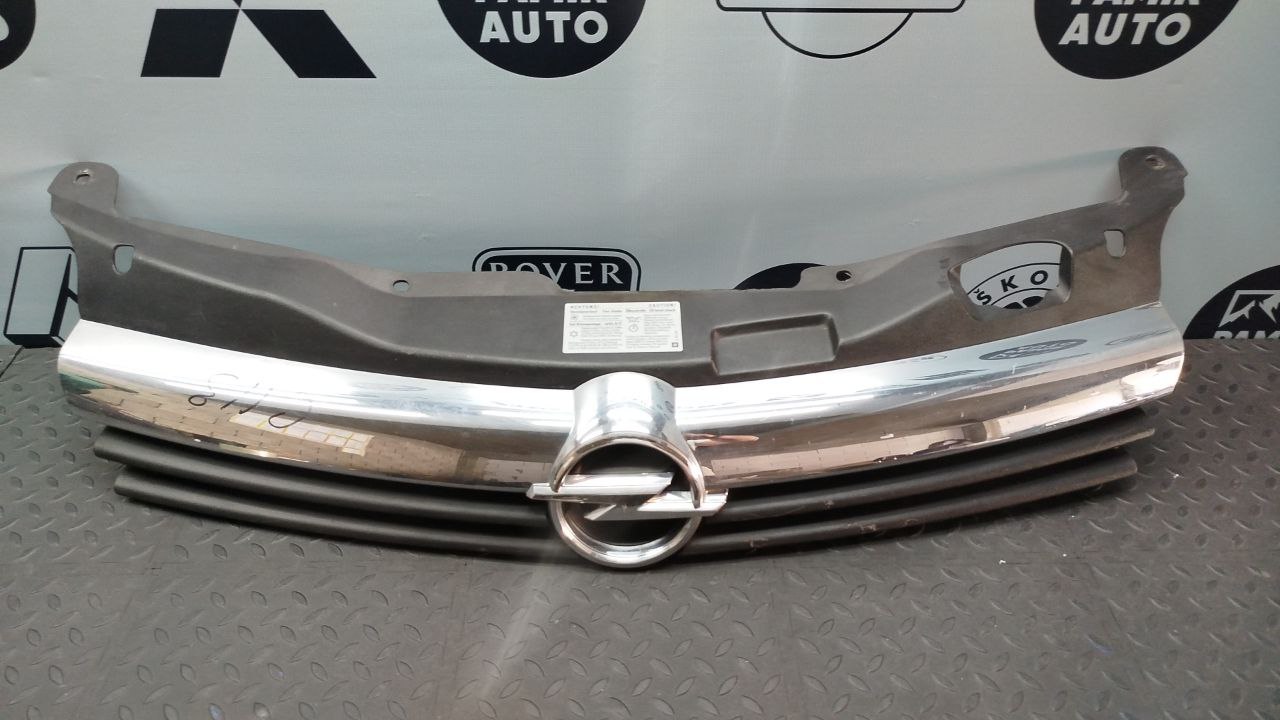 Решетка радиатора Opel Astra/H 2004-2014