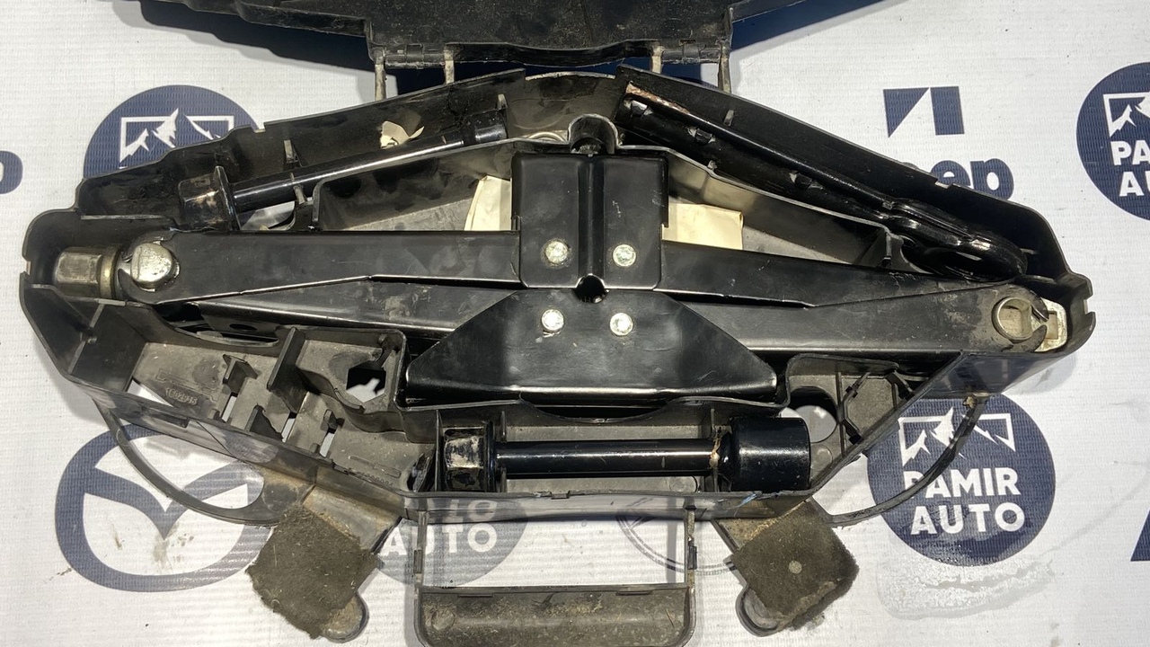 Домкрат Opel Vivaro/A 2001-2014