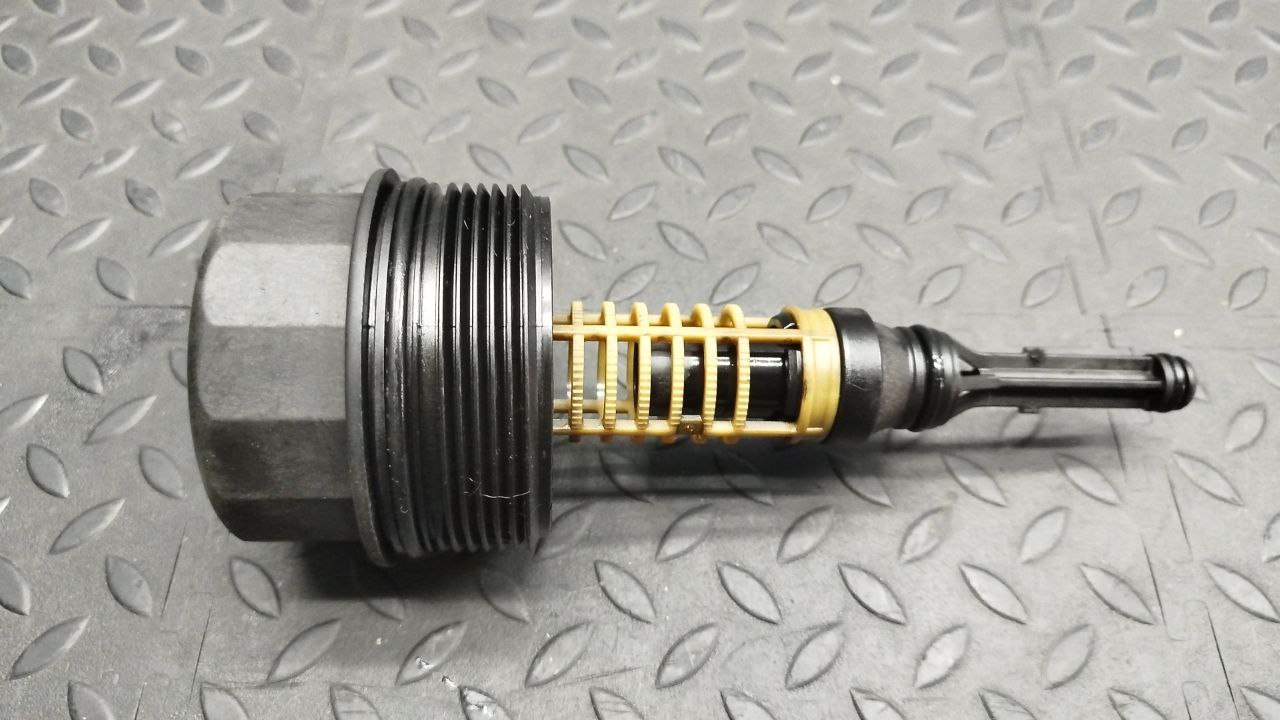 Крышка корпуса масляного фильтра Mercedes C/W203 2000-2008