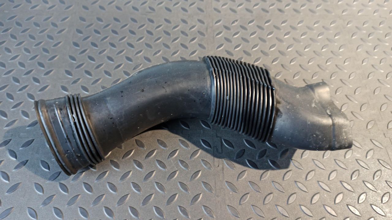 Патрубок воздушного фильтра Mercedes E/W210 1995-2003