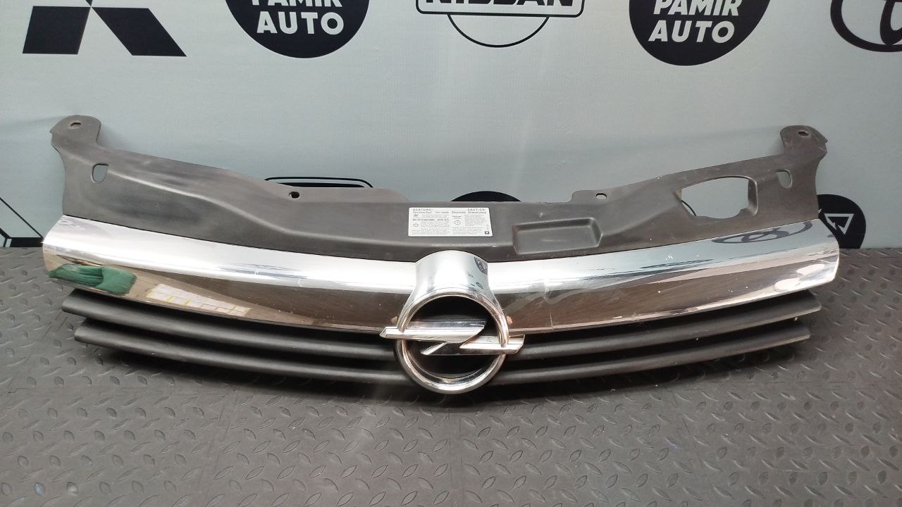 Решетка радиатора Opel Astra/H 2004-2014