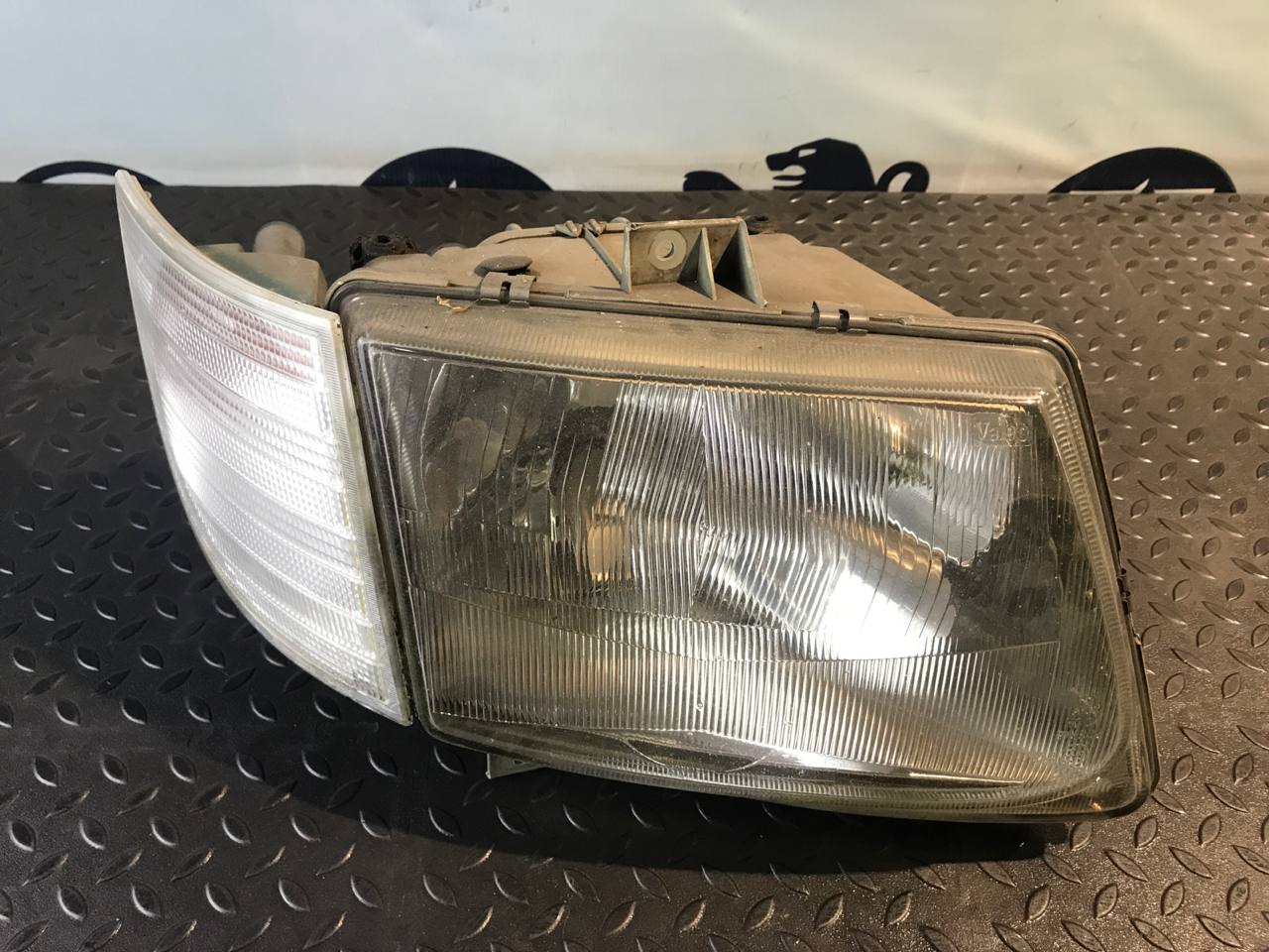 Фара правая Mercedes Vito/W638 1996-2003