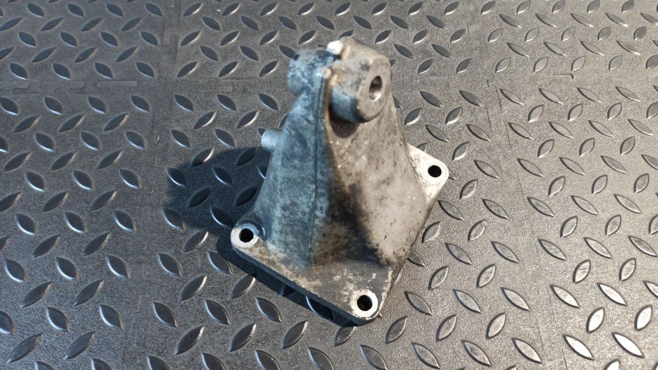 Кронштейн двигателя Mercedes E/W210 1995-2003