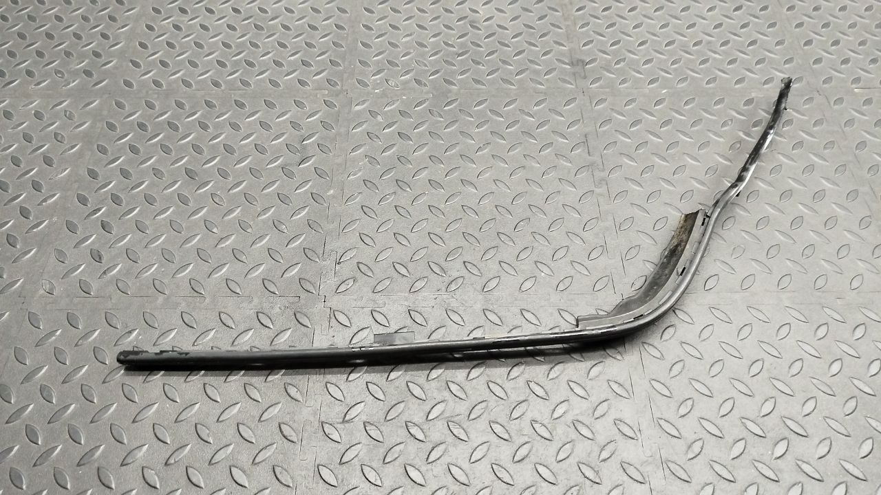 Уплотнитель фары правый Mercedes C/W202 1993-2001