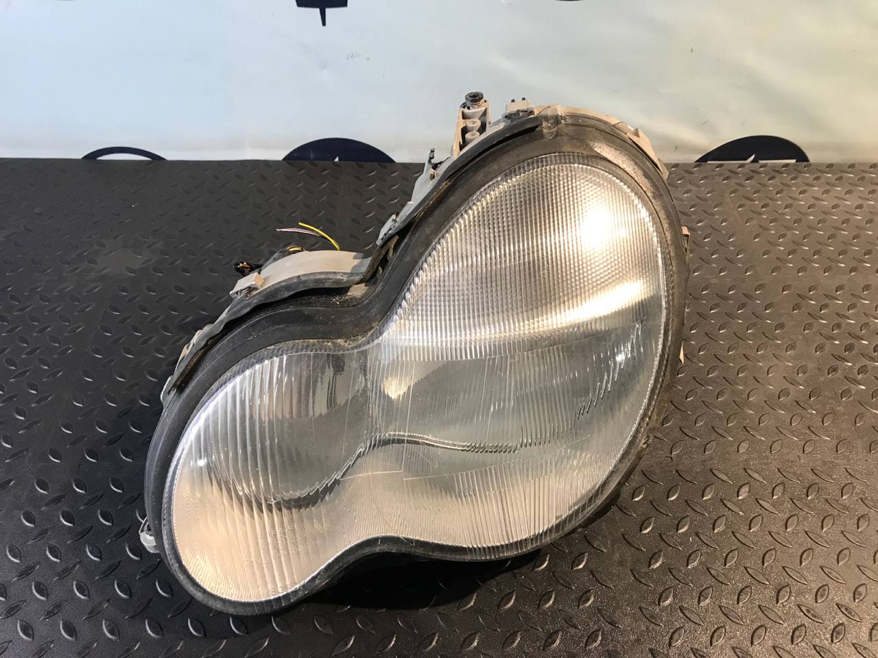 Фара левая Mercedes C/W203 2000-2008