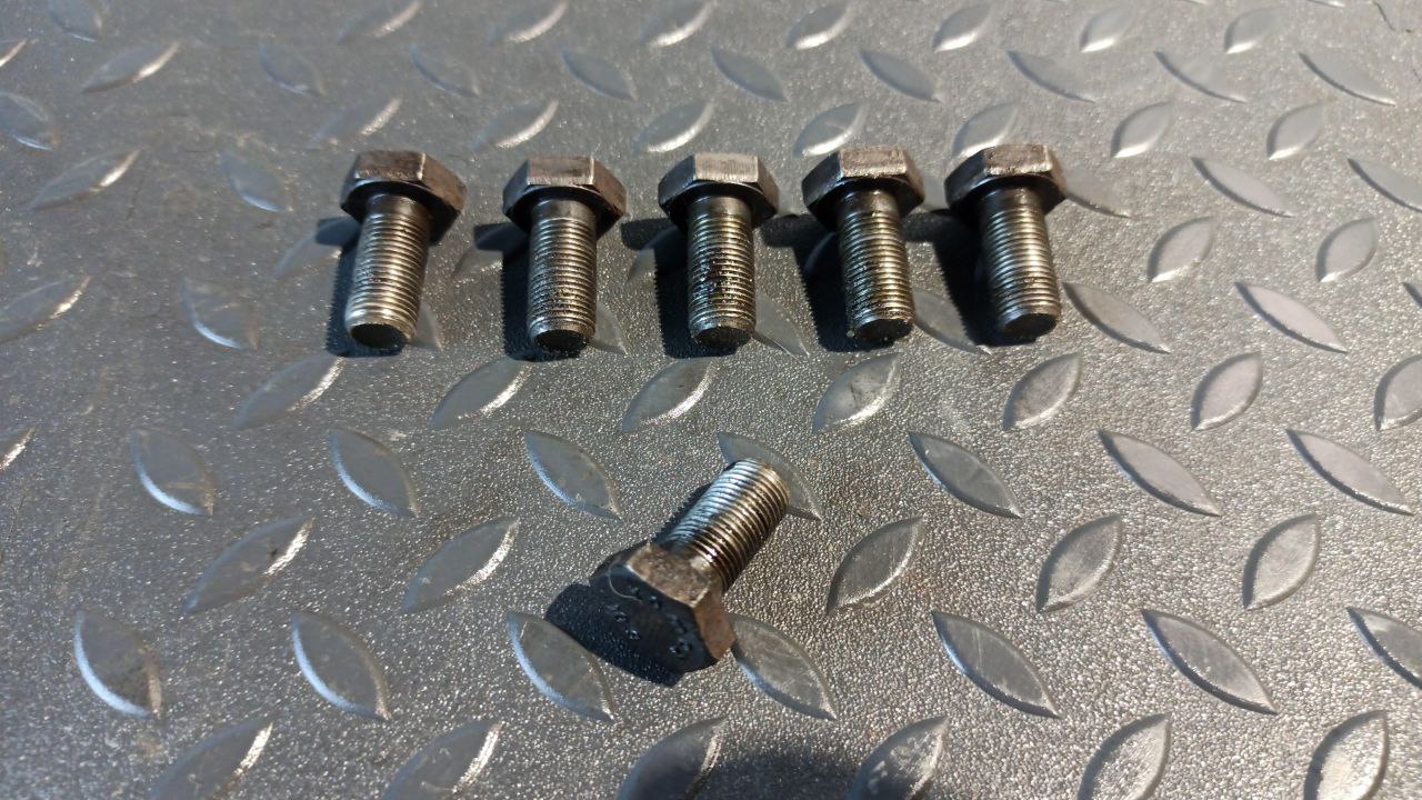 Болт маховика Ford Focus 1998-2007