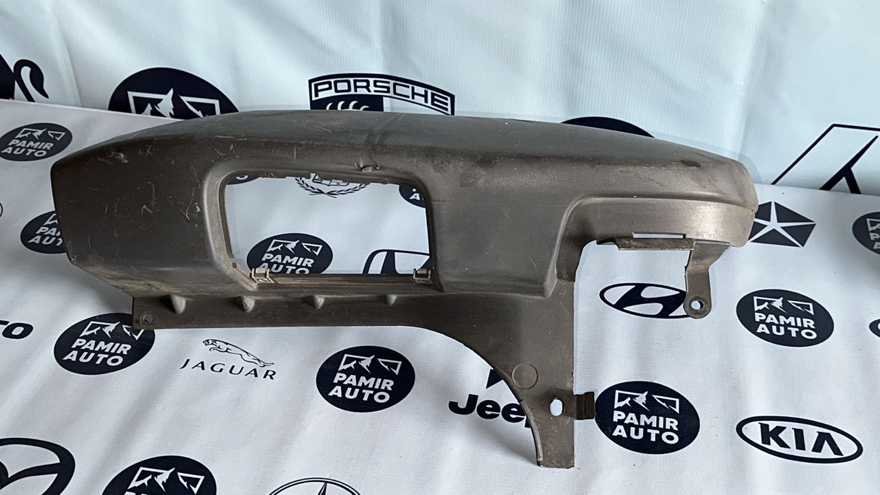 Бампер задний правый Opel Vivaro/A 2001-2014