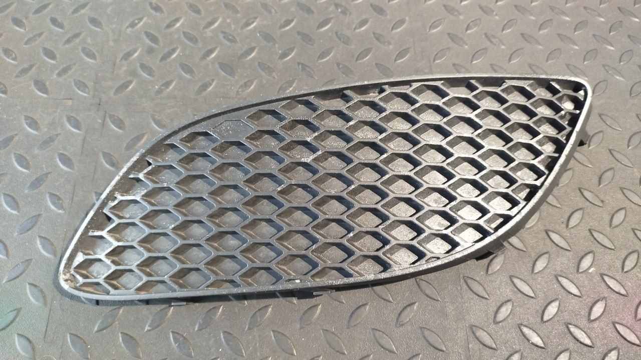 Решетка в бампер левая Opel Zafira/B 2005-2014