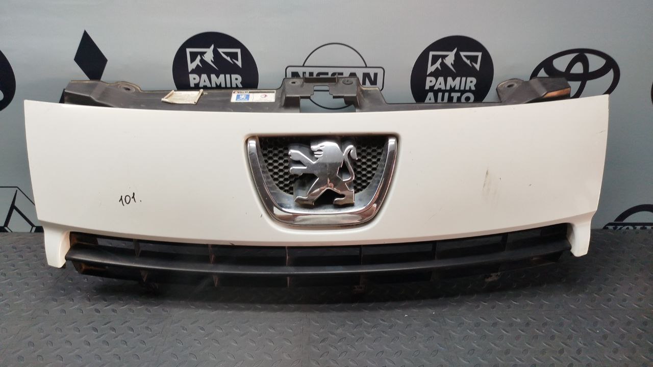 Решетка радиатора Peugeot Expert/2 2007-2016