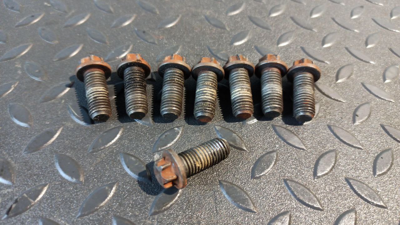 Болт маховика Ford Transit 2000-2006