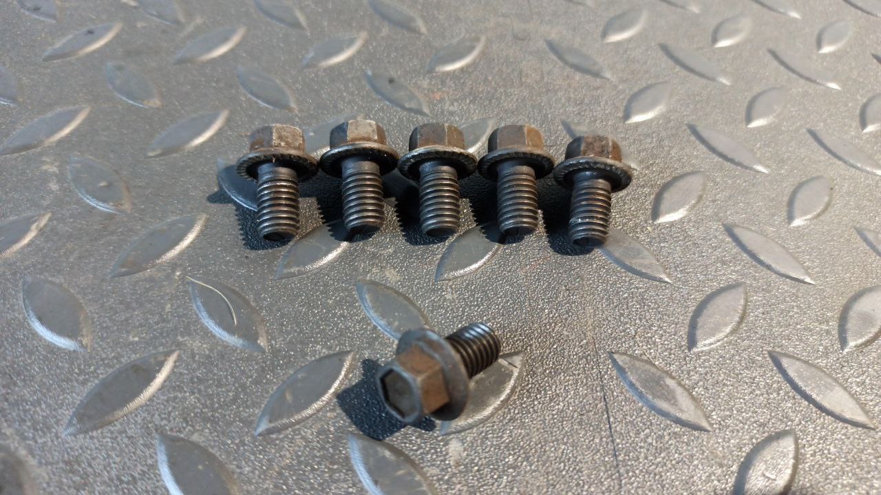 Болт корзины сцепления Ford Transit 2000-2006