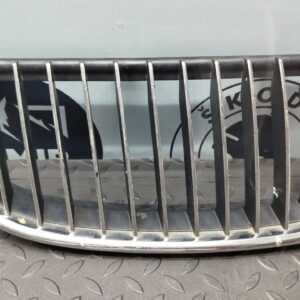 Решетка радиатора правая BMW 3/E90 2004-2013