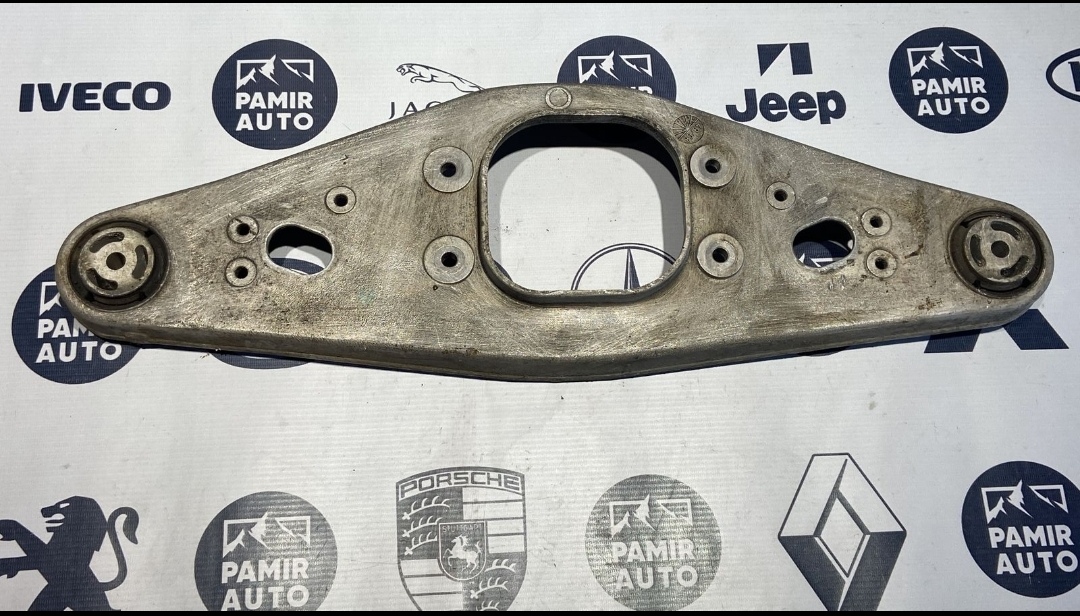 Кронштейн редуктора Mercedes E/W211 2002-2009