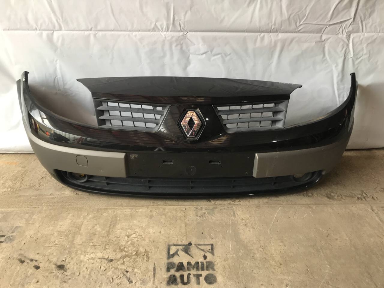 Бампер передний Renault Scenic/2 2003-2009