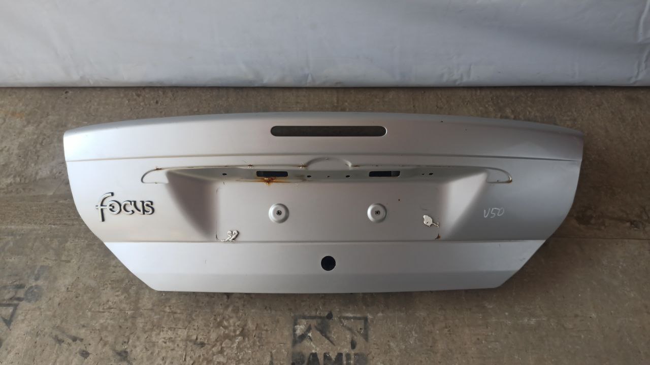Крышка багажника Ford Focus 1998-2007