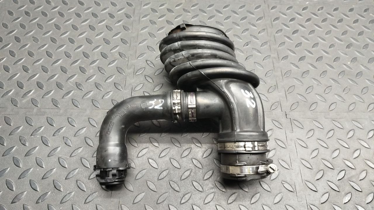 Патрубок воздушного фильтра Ford Focus/2 2004-2011