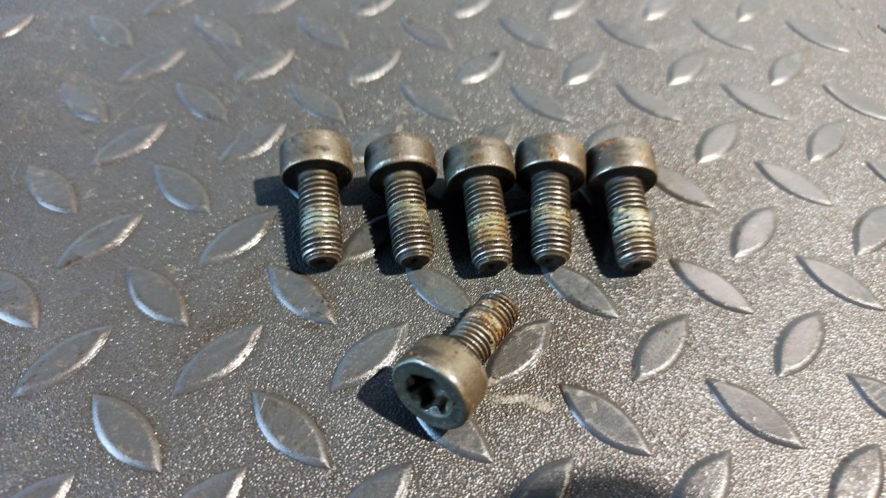 Болт маховика Ford Focus/2 2004-2011