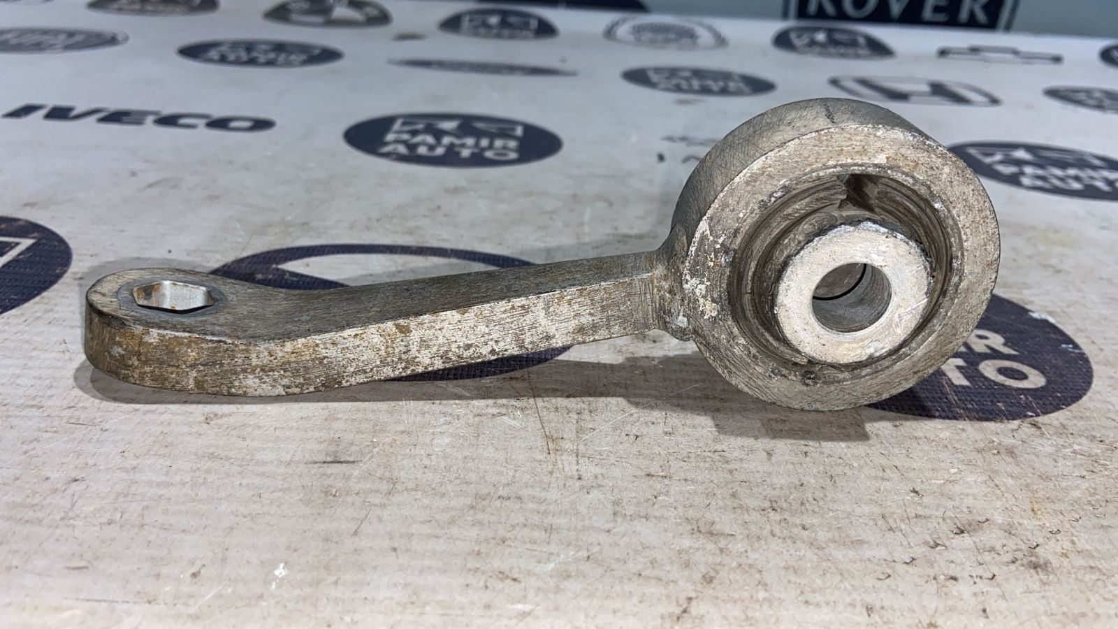 Стойка стабилизатора передняя левая Mercedes E/W211 2002-2009