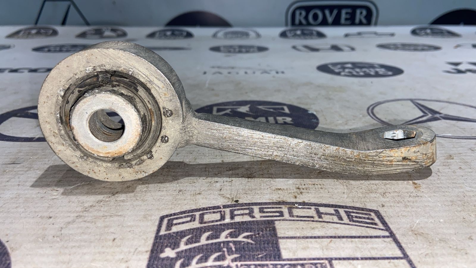 Стойка стабилизатора передняя правая Mercedes E/W211 2002-2009