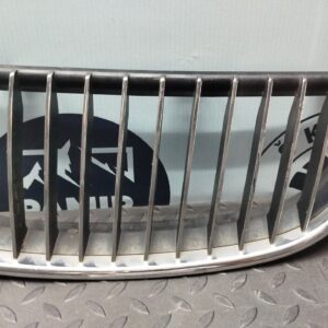 Решетка радиатора левая BMW 3/E90 2004-2013