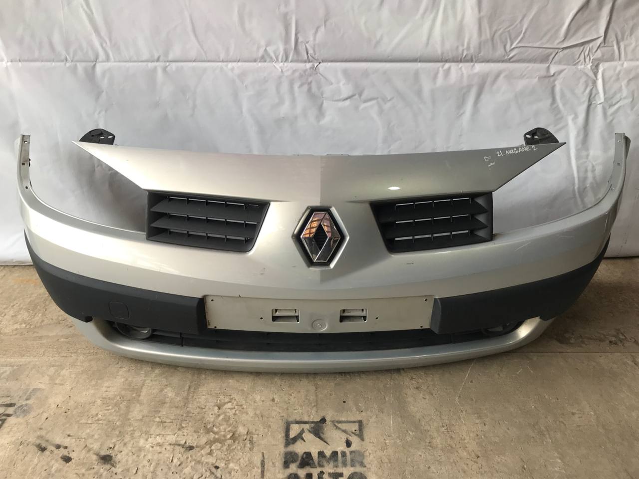Бампер передний Renault Megane/2 2002-2009