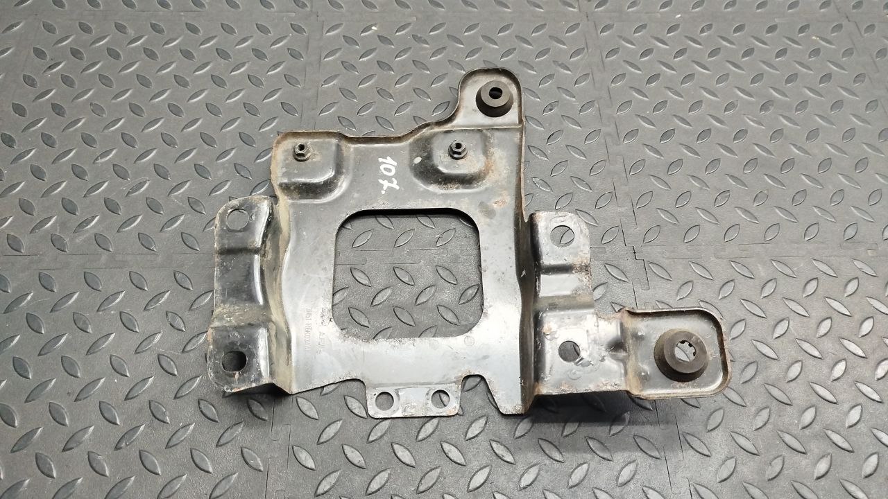 Крепление АКБ Ford Focus/2 2004-2011