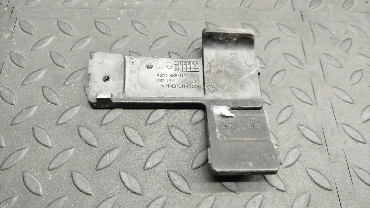 Кронштейн бампера передний левый Mercedes E/W211 2002-2009