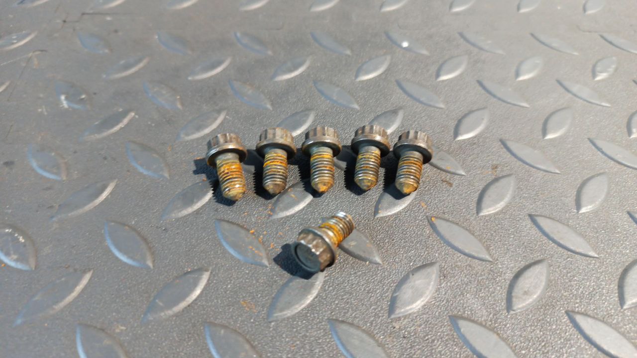 Болт корзины сцепления Volkswagen Golf/5 2003-2009